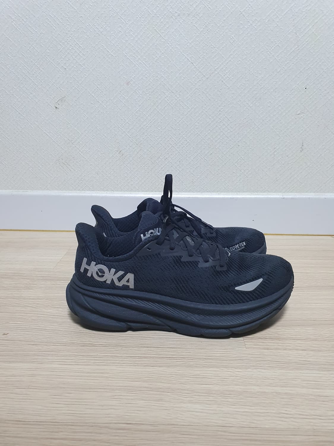 호카 클리프톤9 GTX 고어텍스 240 상품이미지1