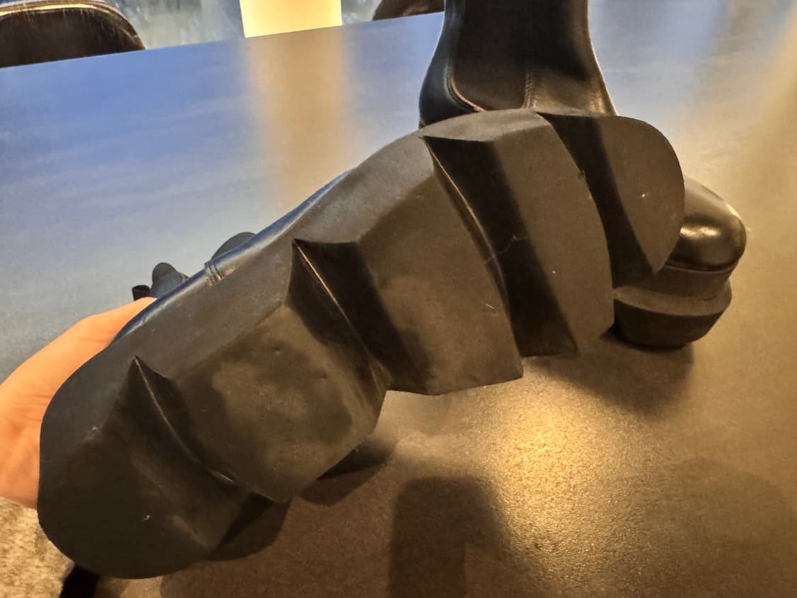 사카이 통굽 블랙 앵클부츠 37사이즈 상품이미지5