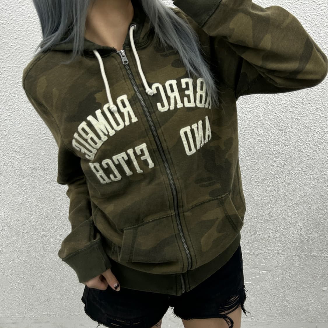 아베크롬비 센터로고 카모 후드집업 S 상품이미지1