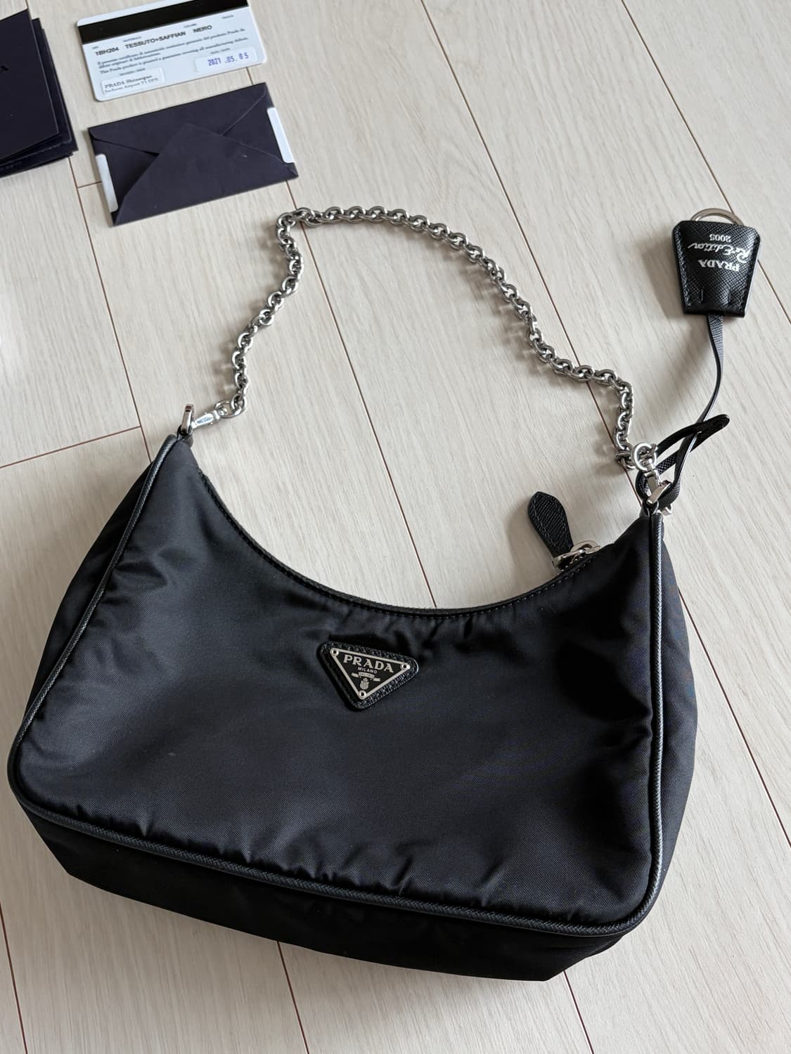 프라다 리에디션 2005 리나일론 테수토 호보백 블랙 상품이미지3