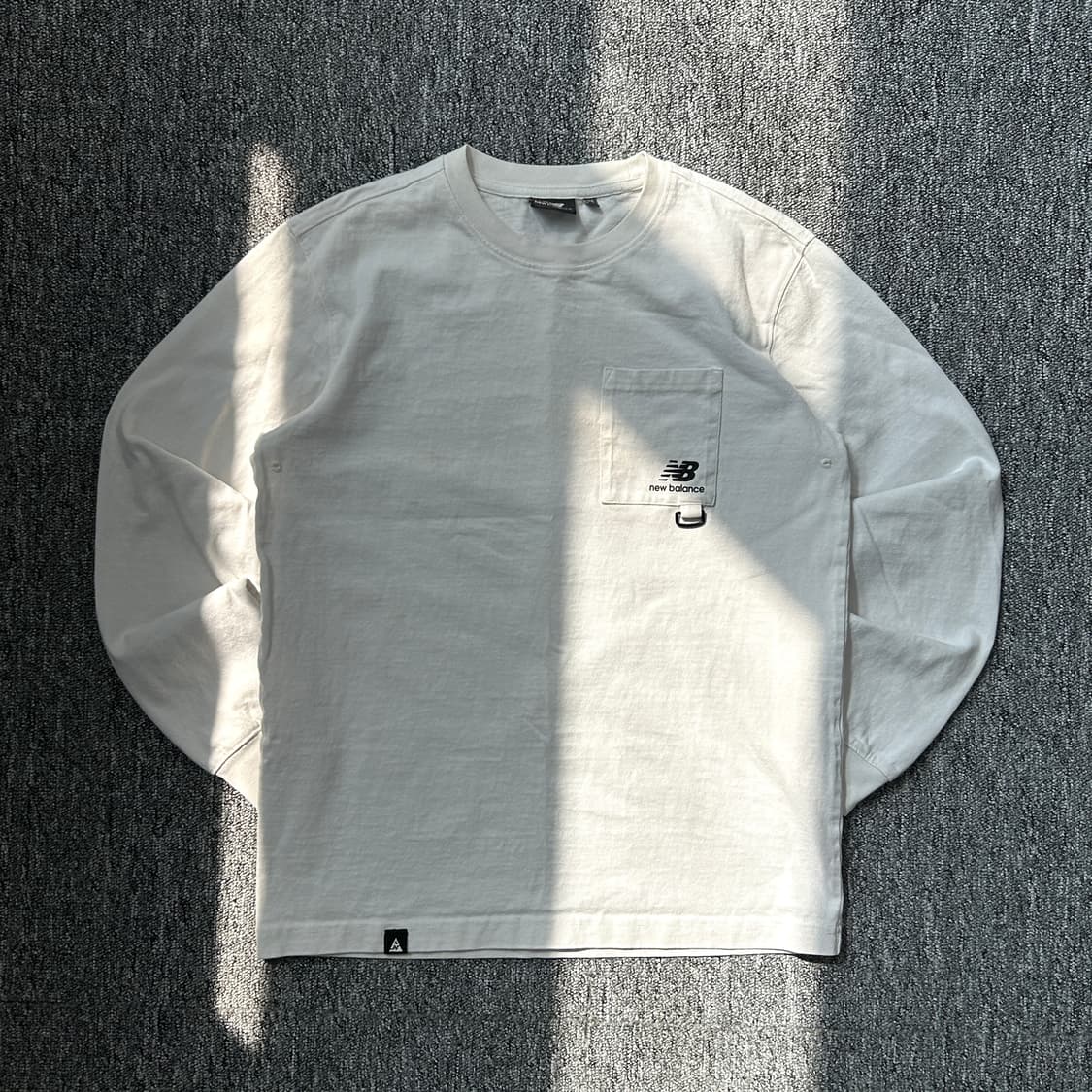 뉴발란스 아웃도어 프린팅 긴팔티셔츠 상품이미지1