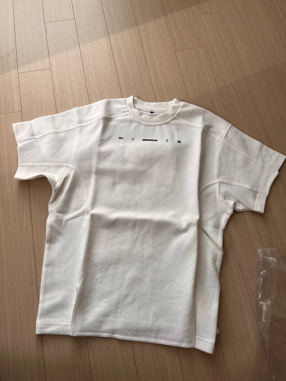 아더에러 절개티셔츠 상품이미지4