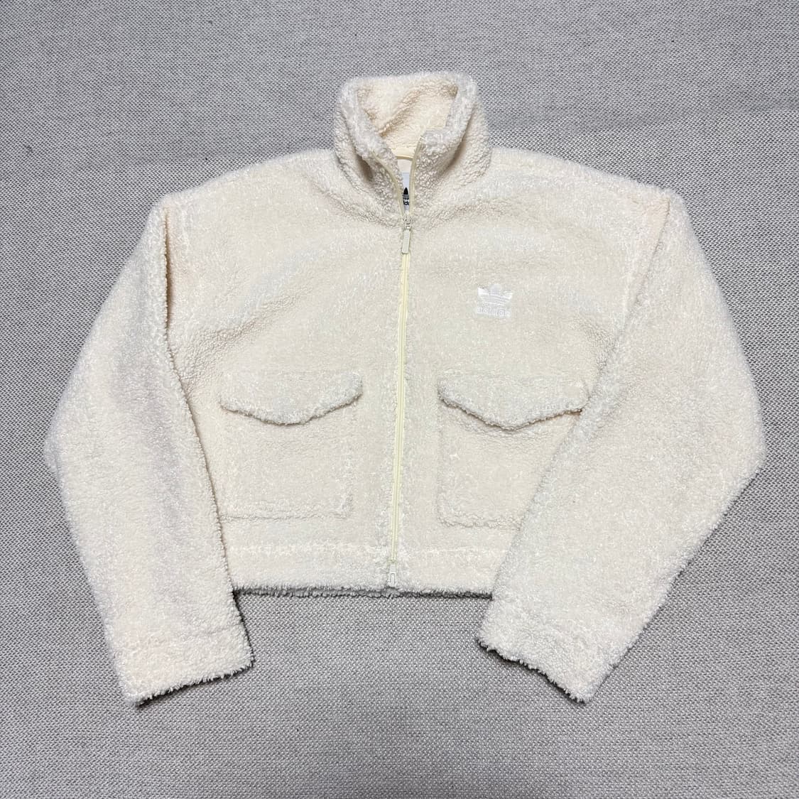 아디다스 빅로고 플리스 크롭자켓 상품이미지1