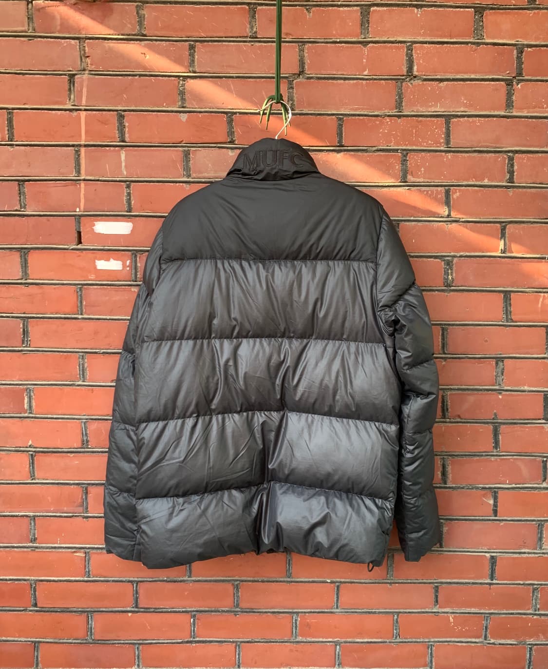 맨체스터 유나이티드 올블랙 다운 패딩 사이즈 95 상품이미지4