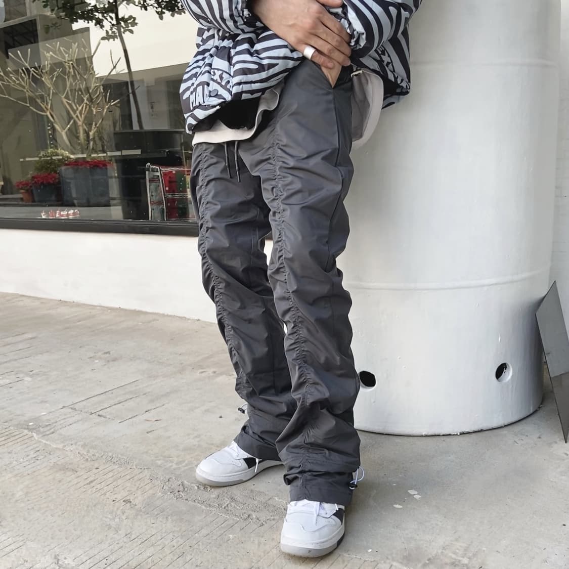 릭 스타일핏 나일론 셔링 곱창 주름핏 팬츠  상품이미지5