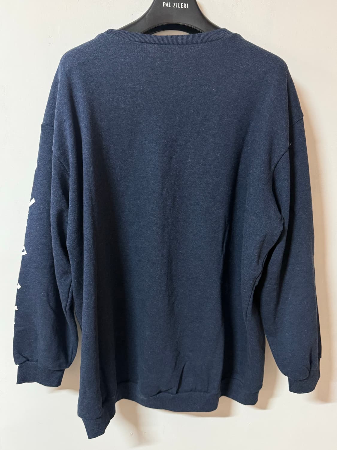 스튜디오 톰보이 오버핏 그래픽 맨투맨 네이비 상품이미지3