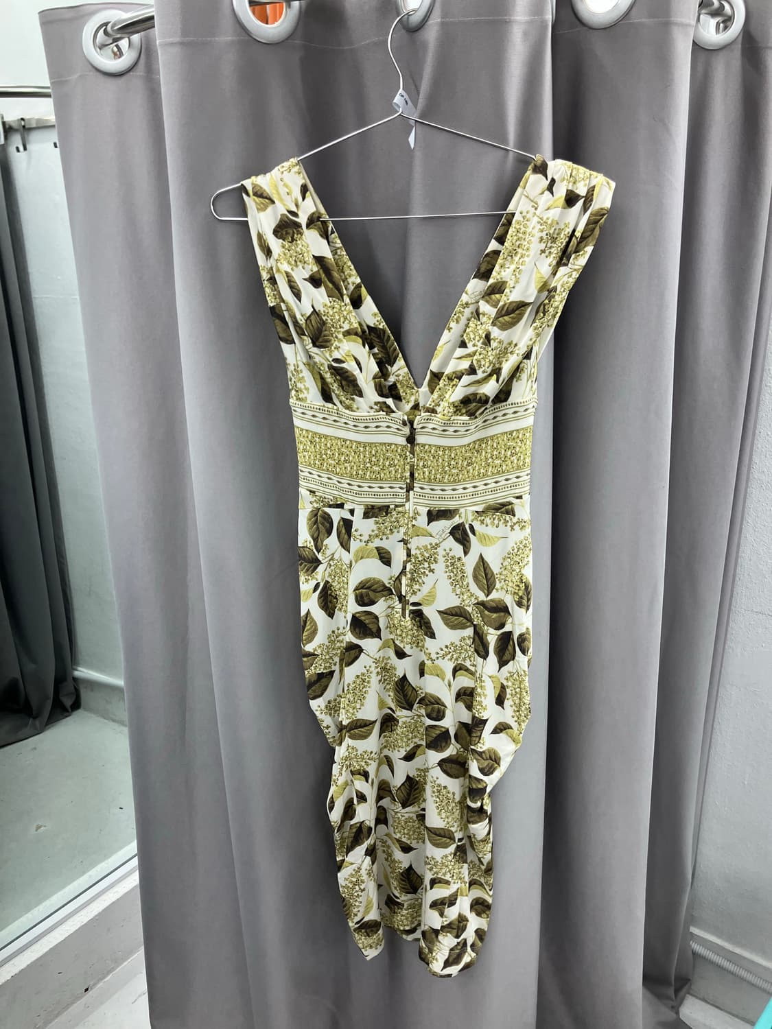 저스트까발리 보태니컬 패턴 브이넥 드레스  상품이미지5