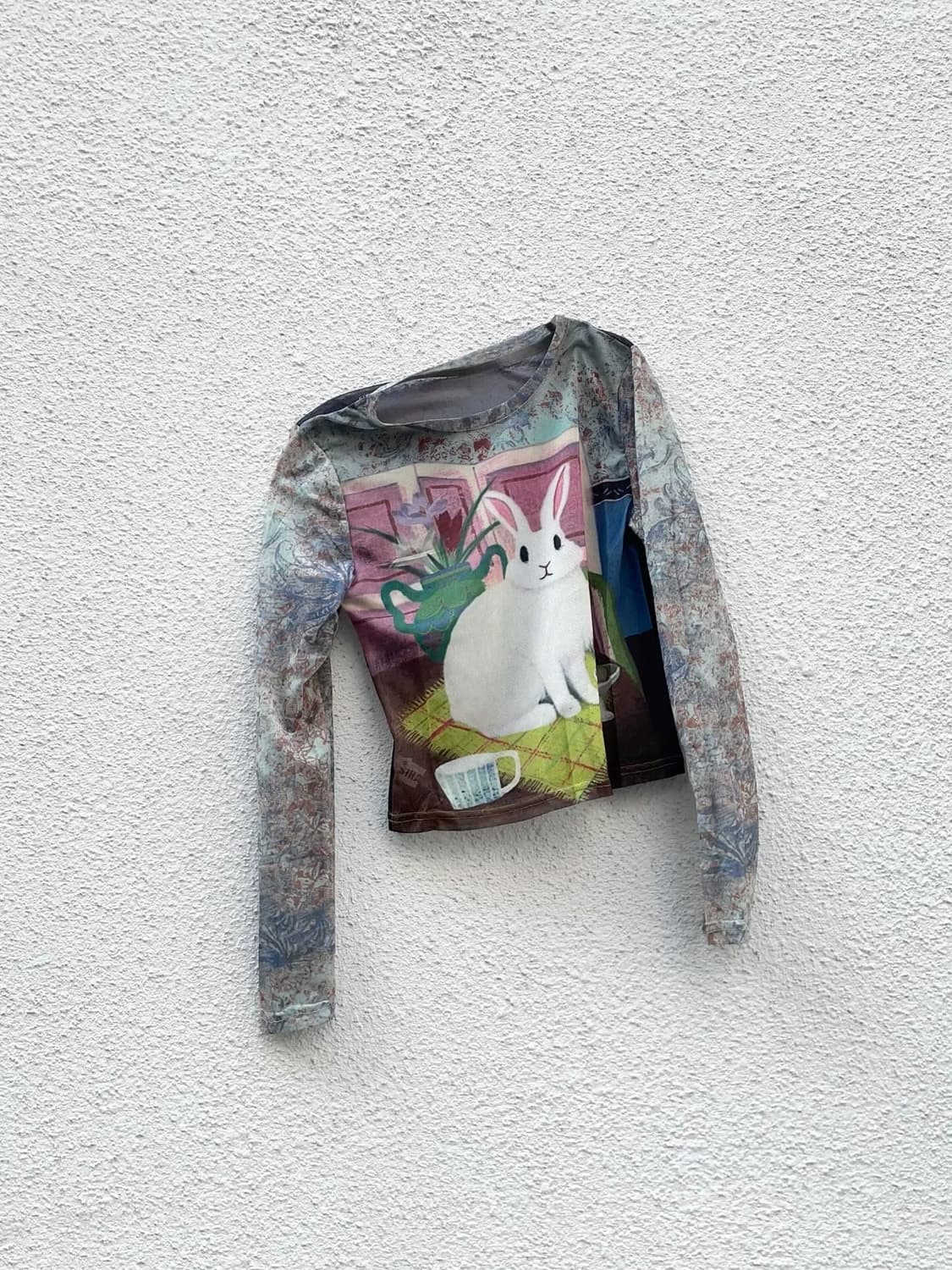 Rabbit printed mesh crew neck top 상품이미지1