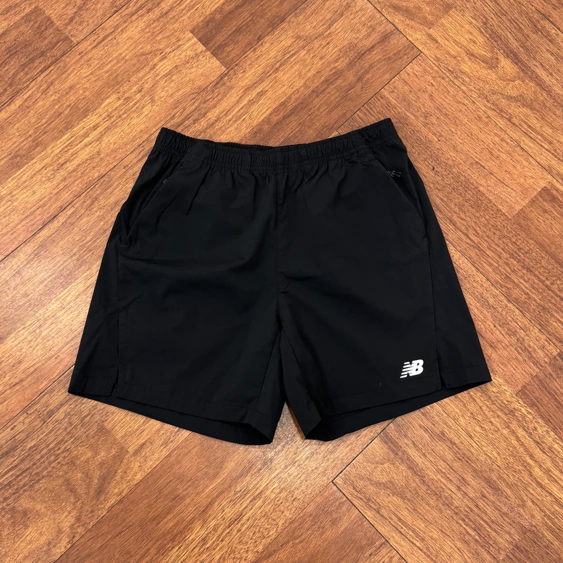 M 뉴발란스 블랙 우븐 나일론 반바지 팬츠  상품이미지1