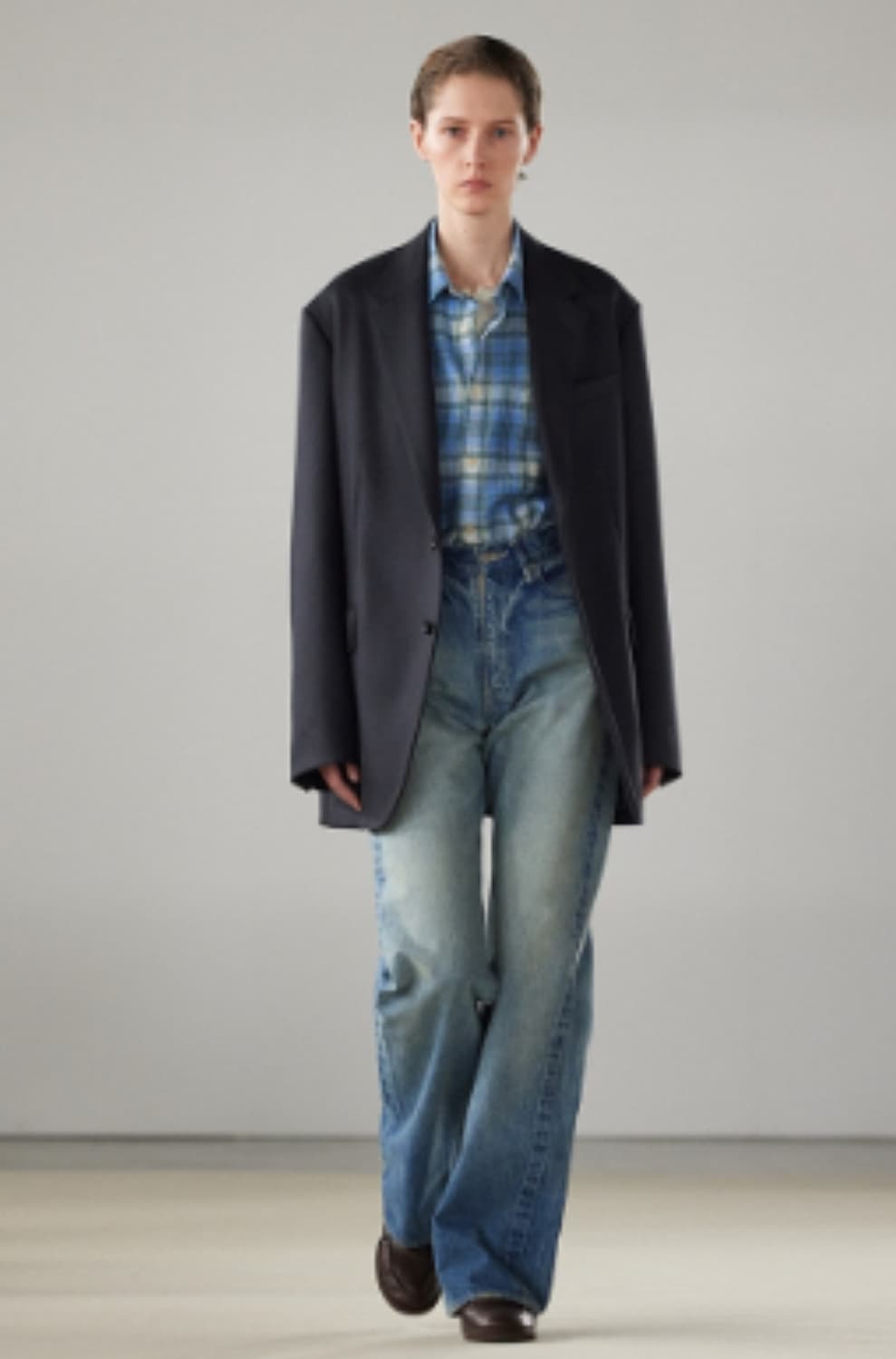 오라리 24fw 셀비지 페이디드 헤비 데님 상품이미지1