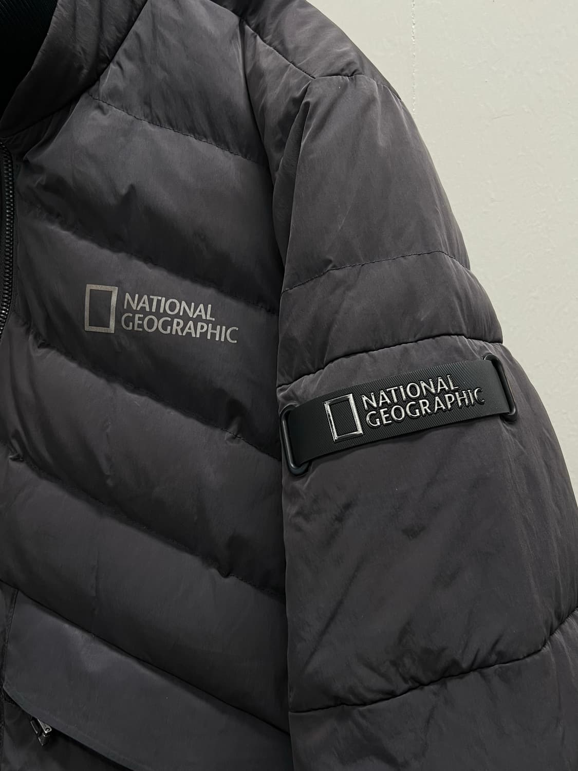 내셔널지오그래픽 토르니에 RDS 구스 다운 점퍼 차콜 상품이미지5