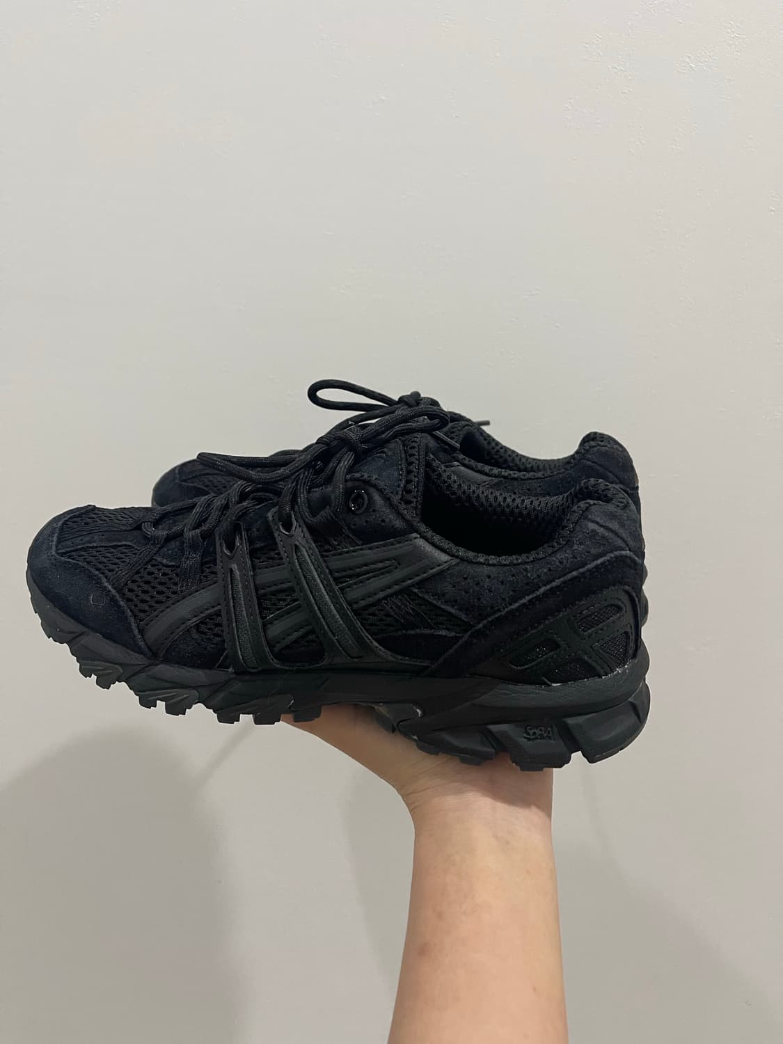 Asics 아식스 젤 소노마 올블랙 스웨이드 245mm 상품이미지2