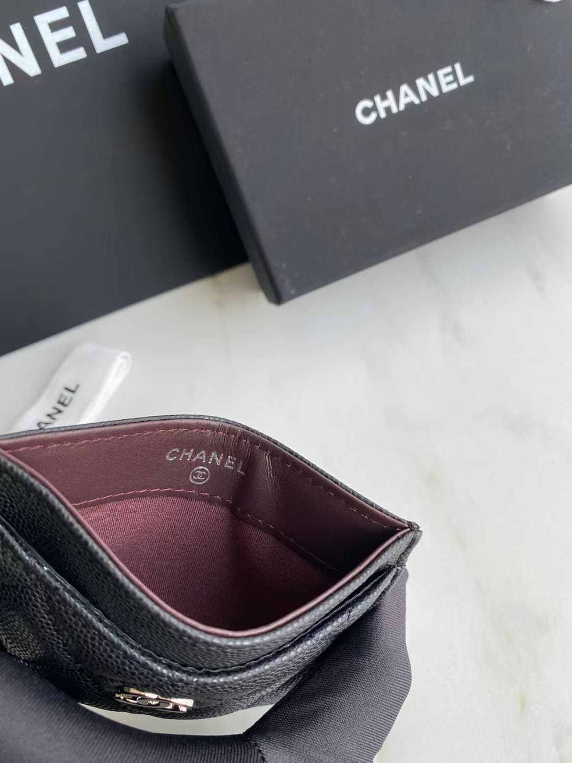 샤넬 클래식 카드 홀더 그레인드 카프스킨 & 실버 메탈 블랙 상품이미지6