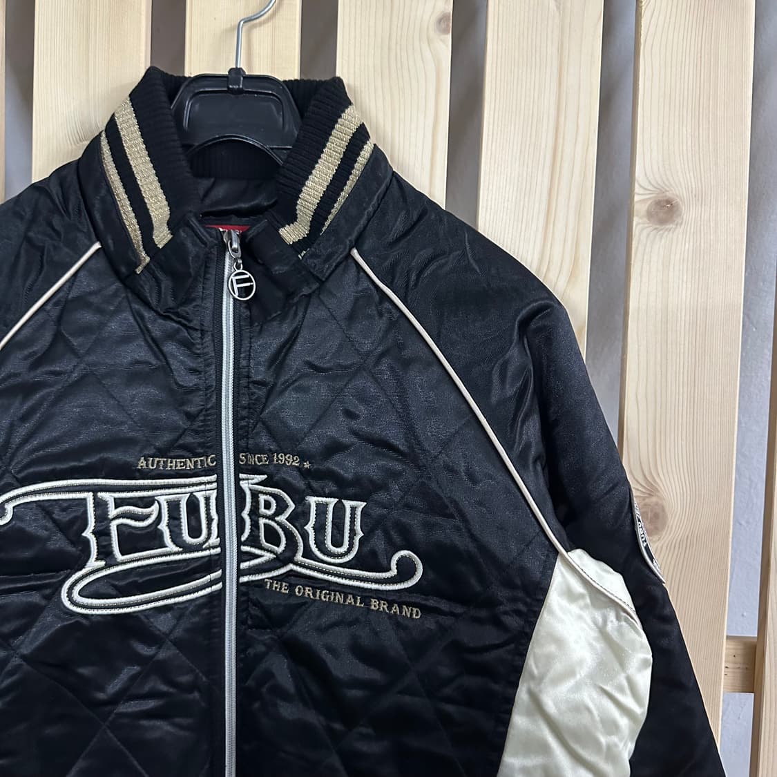 (M) fubu 후부 푸부 새틴 누빔 바시티 자켓 상품이미지5