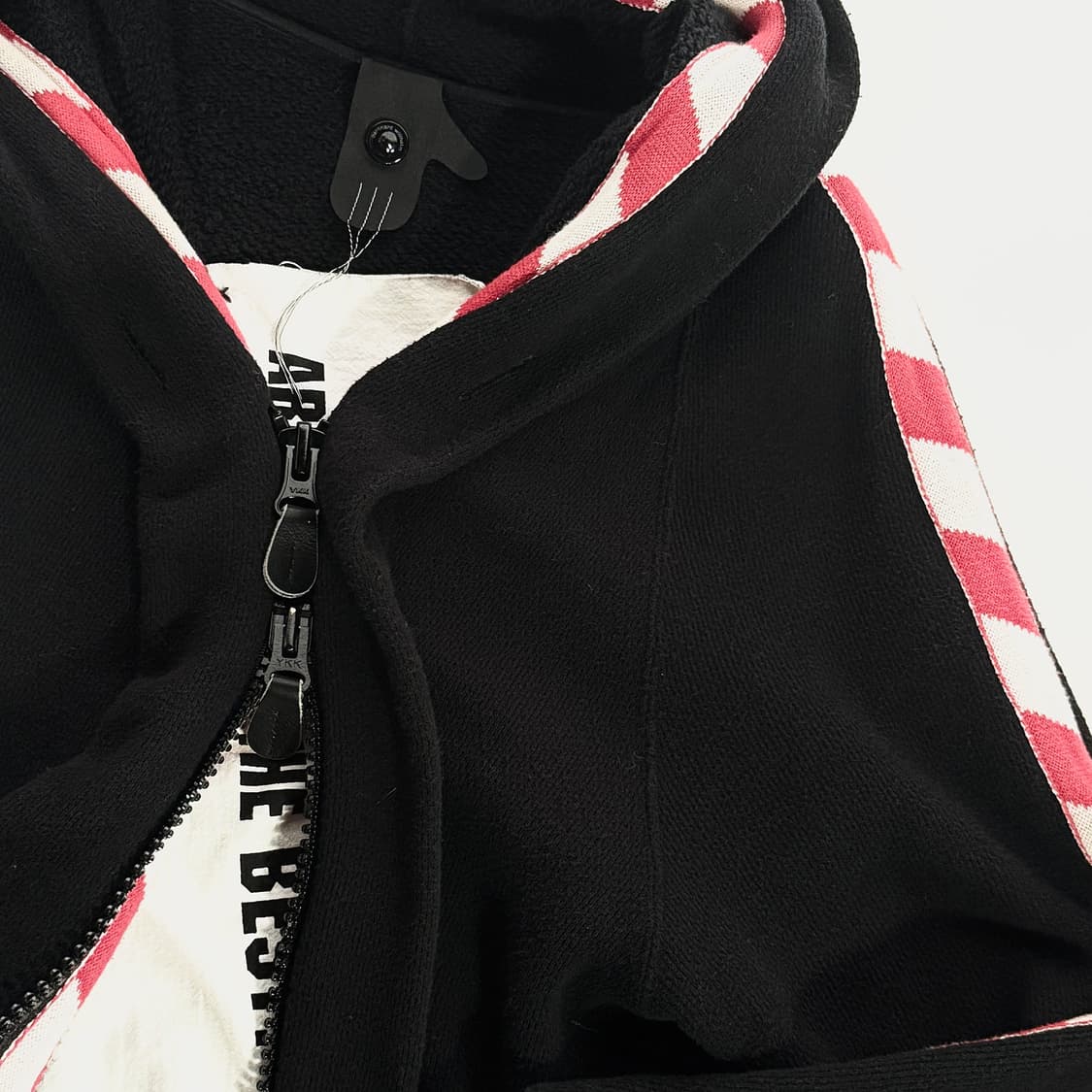 버나드 윌헴 배색 사선 집업 상품이미지3