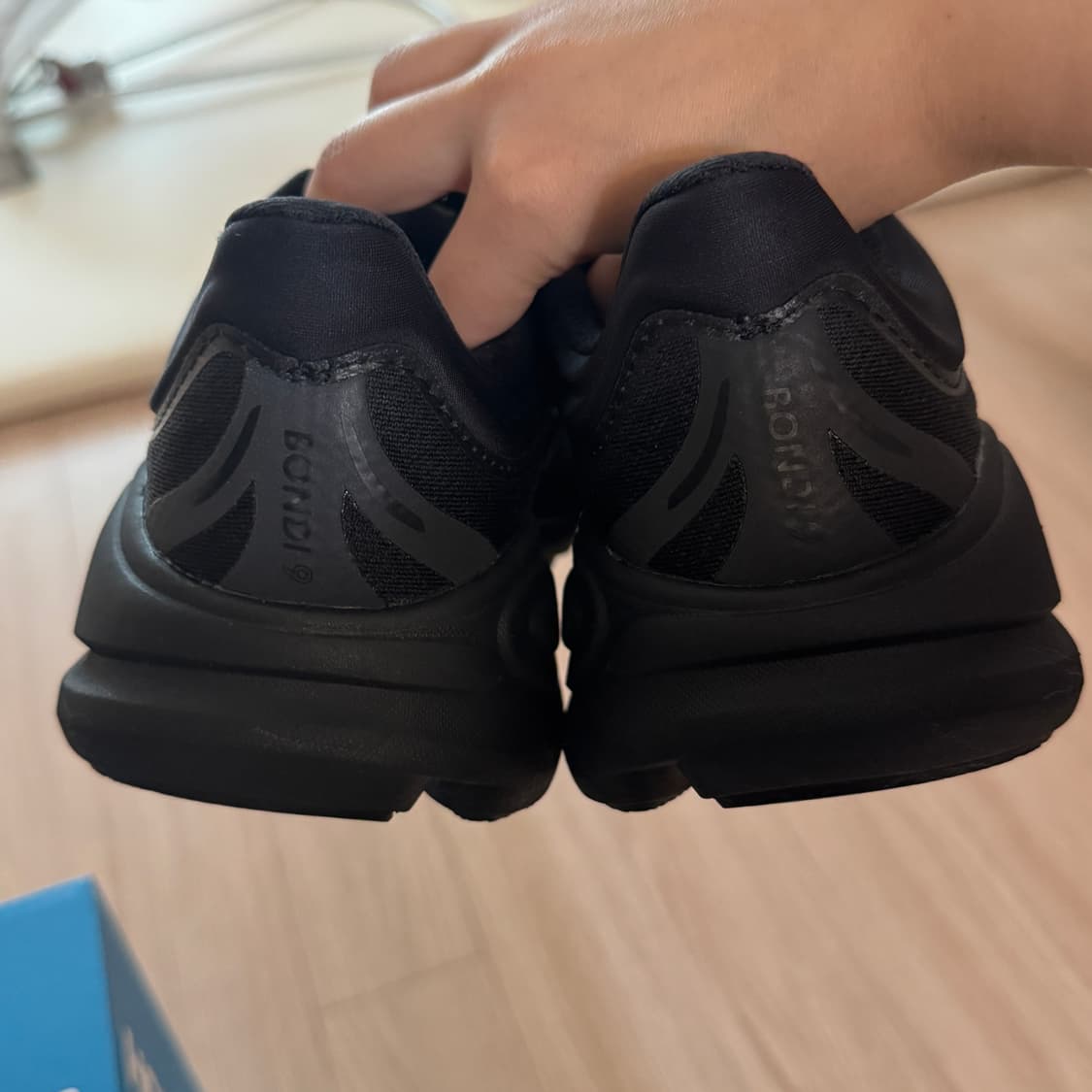 호카 본디9 와이드 여성 230 상품이미지4