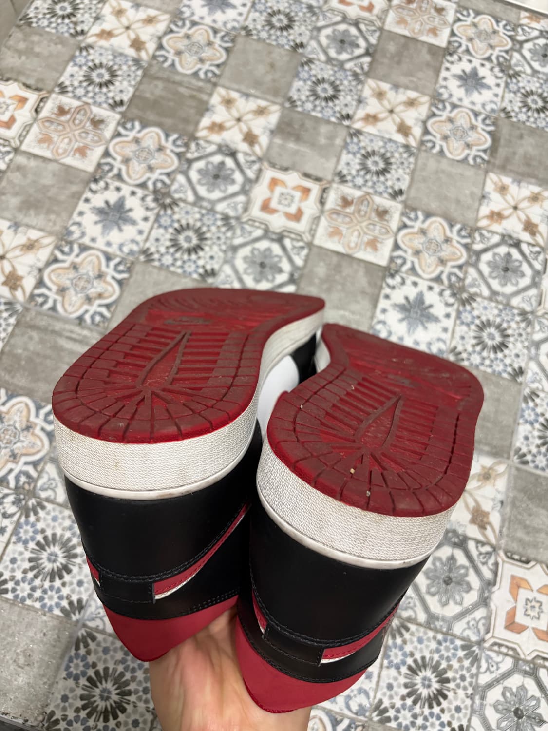 조던1 미드 짐레드 블랙 화이트 310 사이즈 상품이미지4