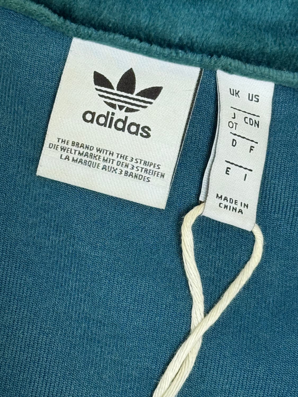 아디다스 벨벳 트랙탑  상품이미지3