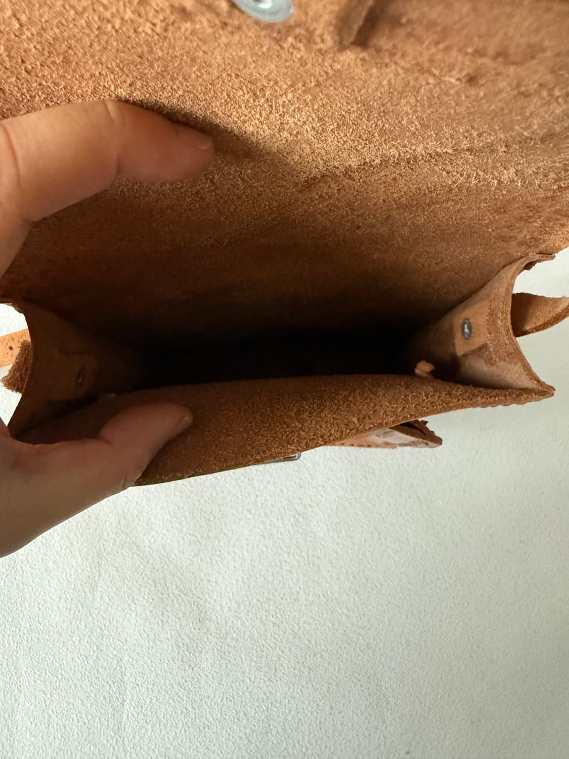 Pre owned 통가죽 크로스백 상품이미지8