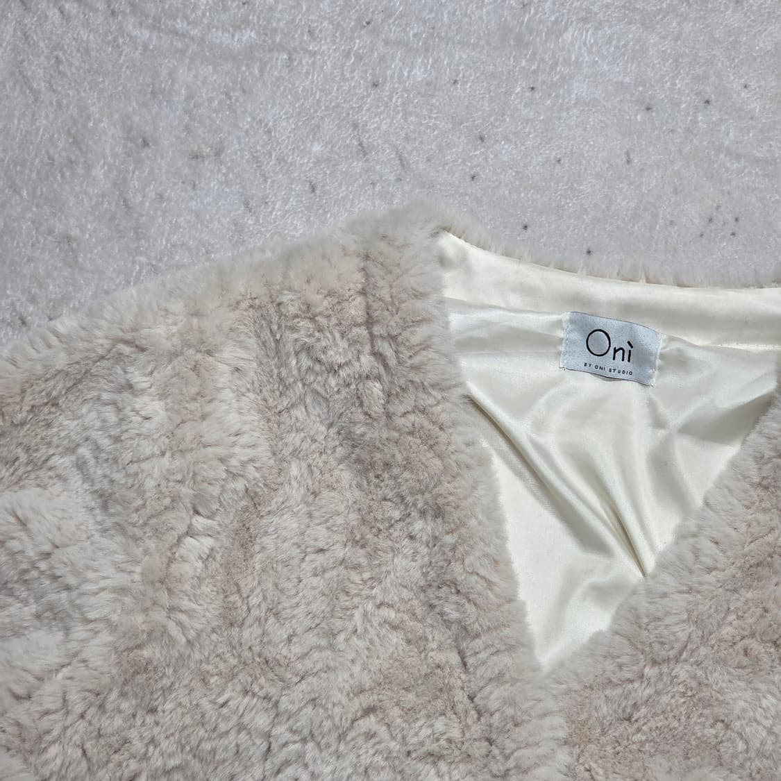 아이보리 베이지 퍼 브이넥 가디건 자켓 상품이미지2