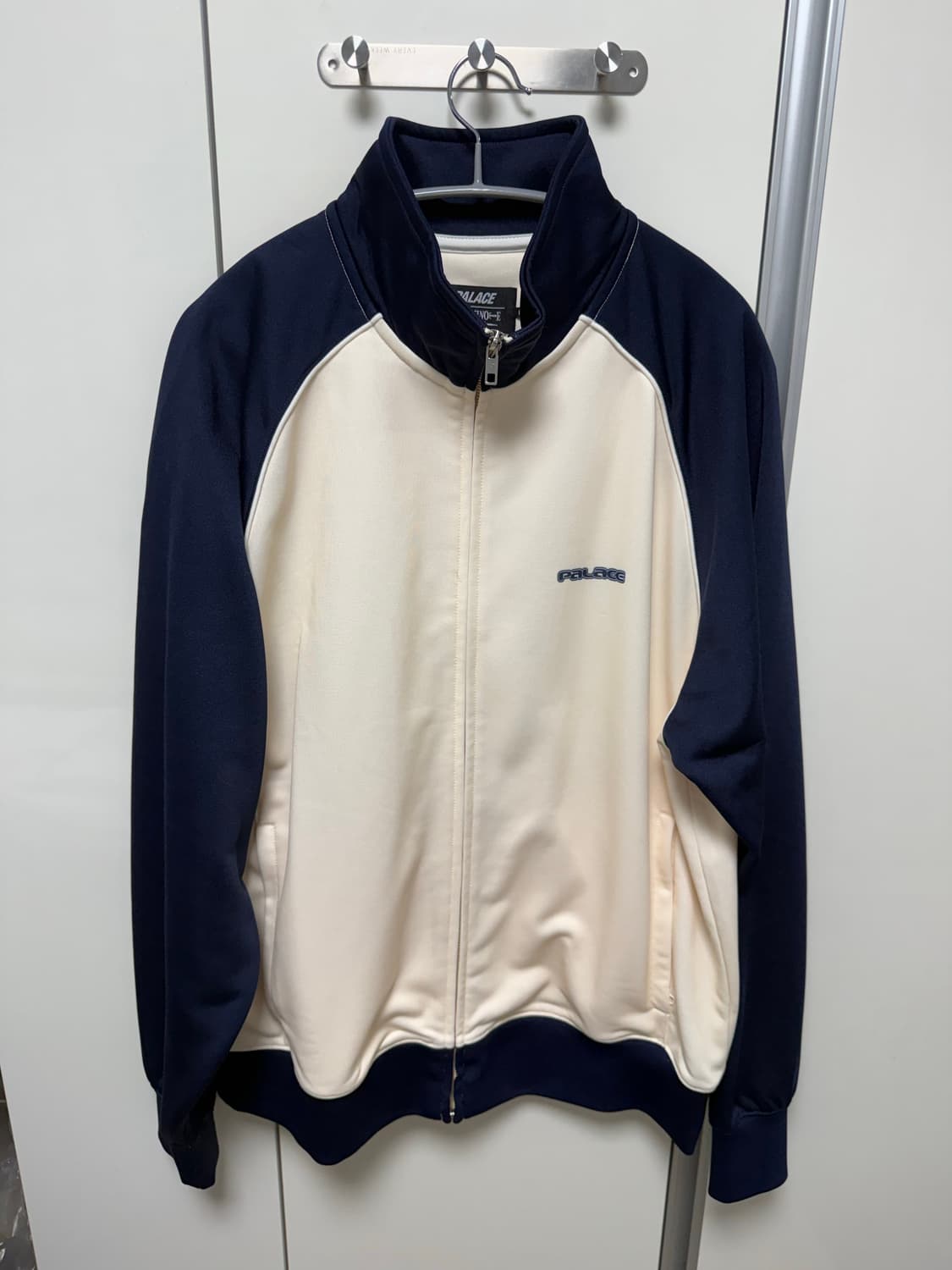 팔라스 x 데스 노트 미사 트랙 자켓 네이비 - 25SS 상품이미지2