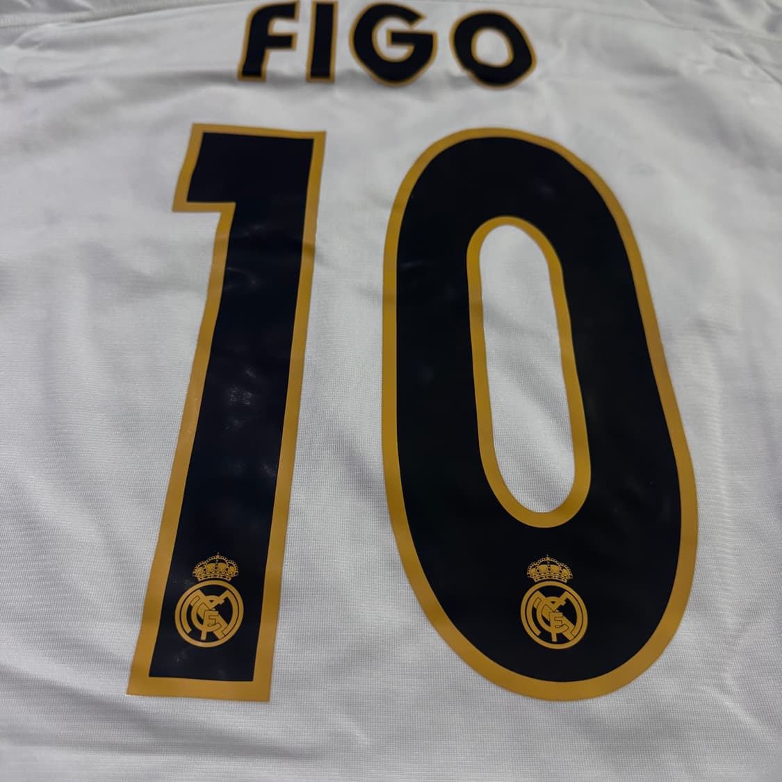 03-04 아디다스 레알 마드리드 NO.10 루이스 피구 홈 유니폼  상품이미지6