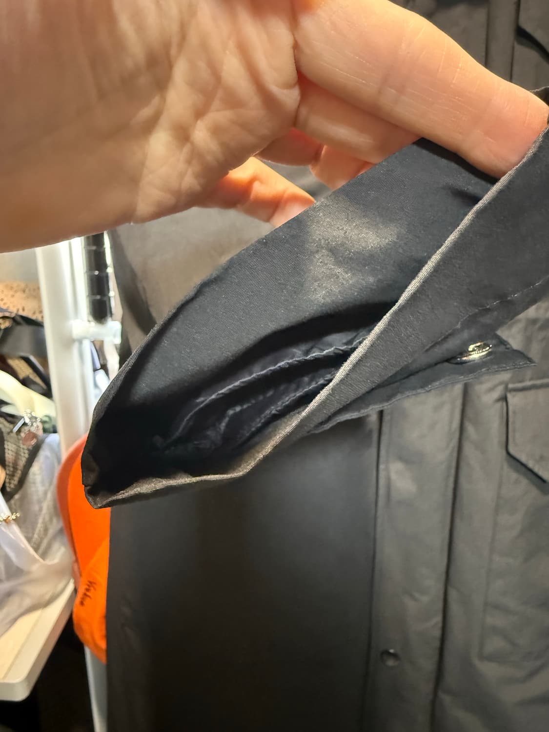 (무신사) 제멋 투웨이 사파리 코트 블랙 (이너패딩 포함) 상품이미지4