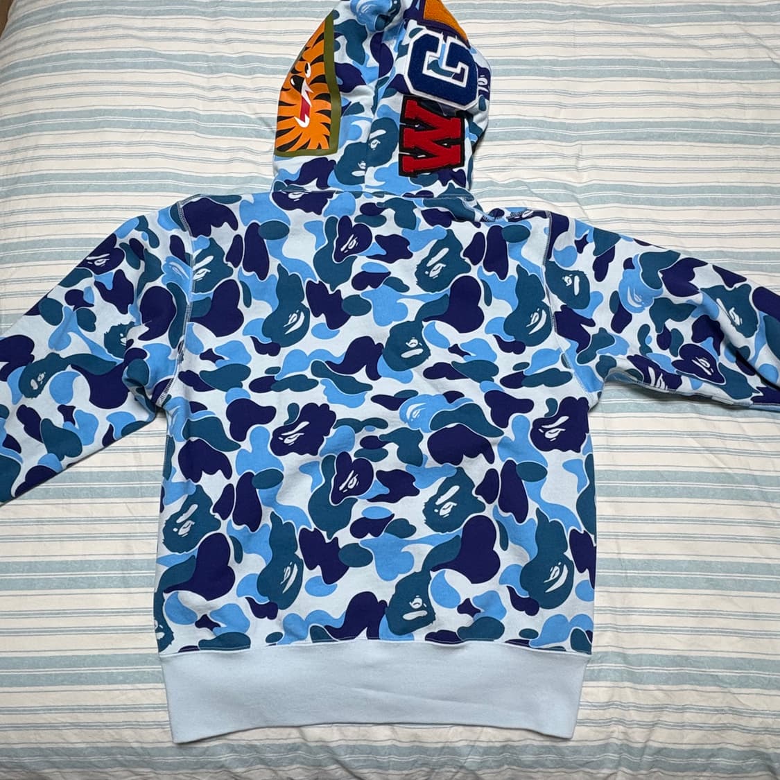 베이프 샤크 abc 후드집업 상품이미지3