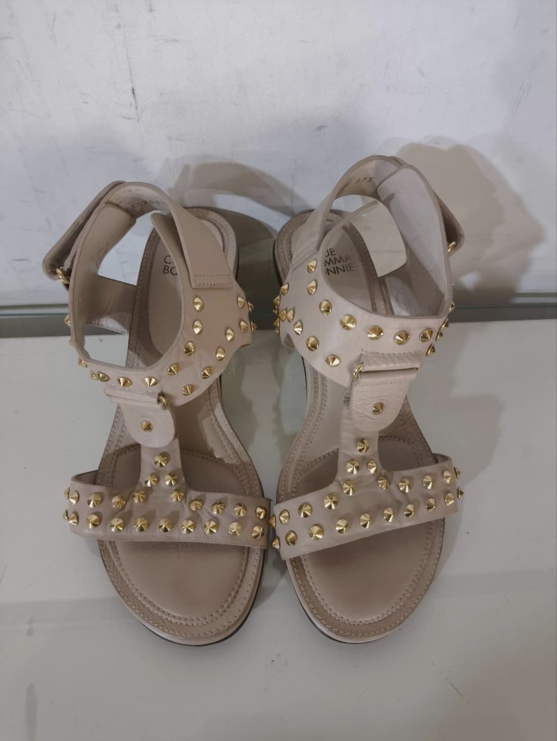 375 245mm 슈콤마보니 골드 스터드 펌프스힐 샌들 상품이미지3