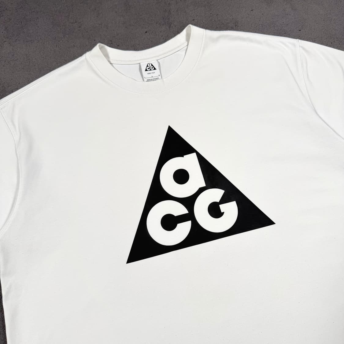나이키 ACG 빅로고 프린팅 화이트 반팔  상품이미지1