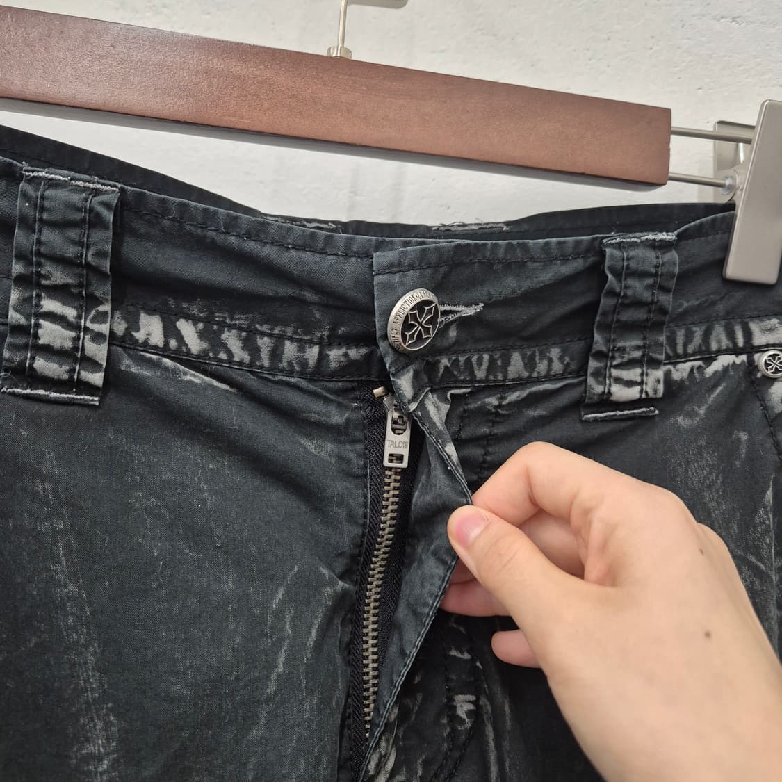 아플릭션 디보티드 아이 카고 쇼츠 상품이미지3