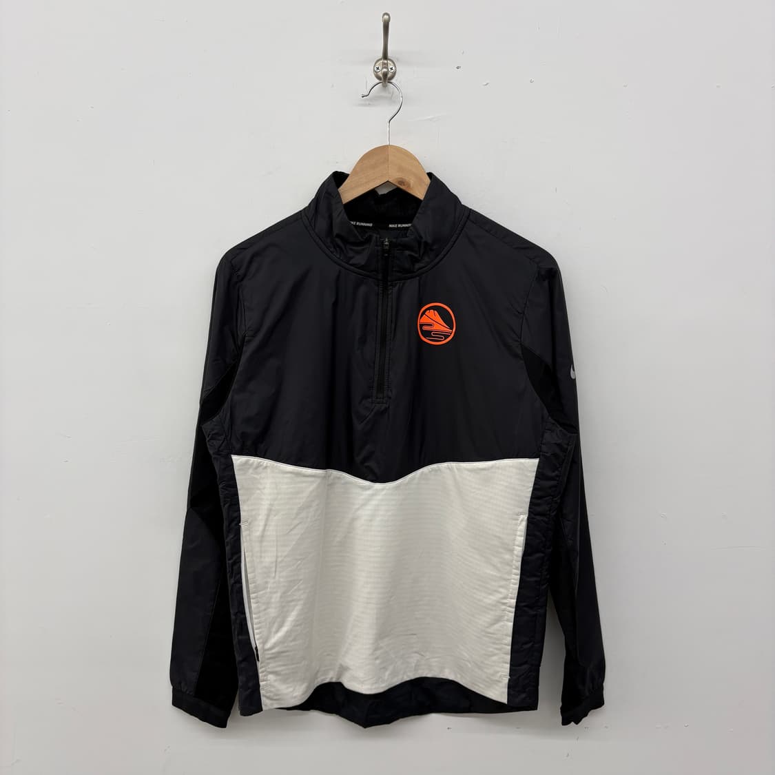 나이키 러닝 블랙/화이트 바람막이 남성 M 상품이미지1