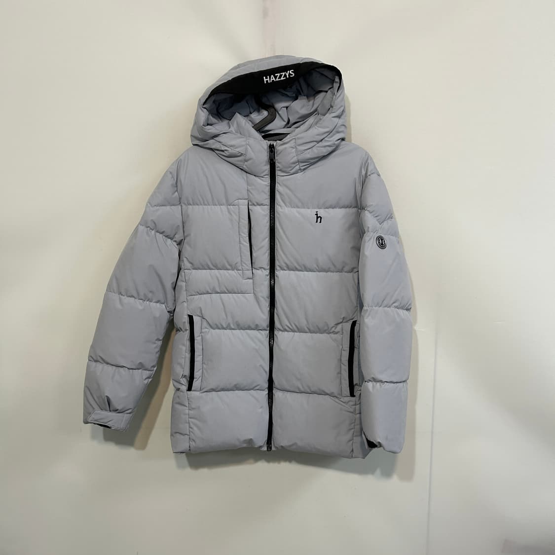 헤지스 여성 그레이 푸퍼 55-66 상품이미지1