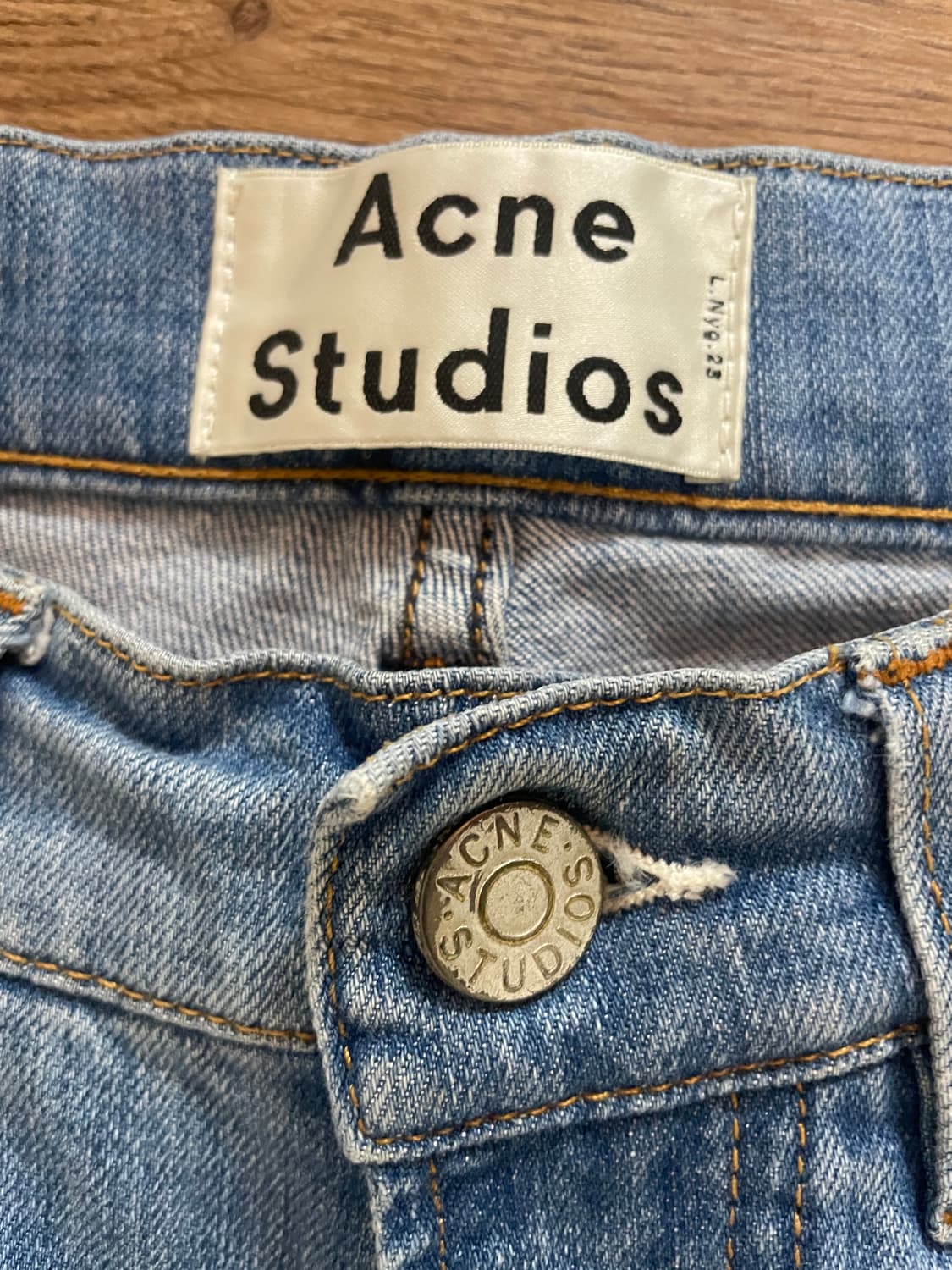 아크네 스튜디오 라이트 블루 데님 워싱 진 상품이미지2