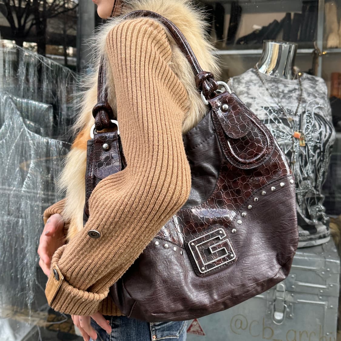 00s 빈티지 게스 브라운 크록 & 스터드 가방 상품이미지1