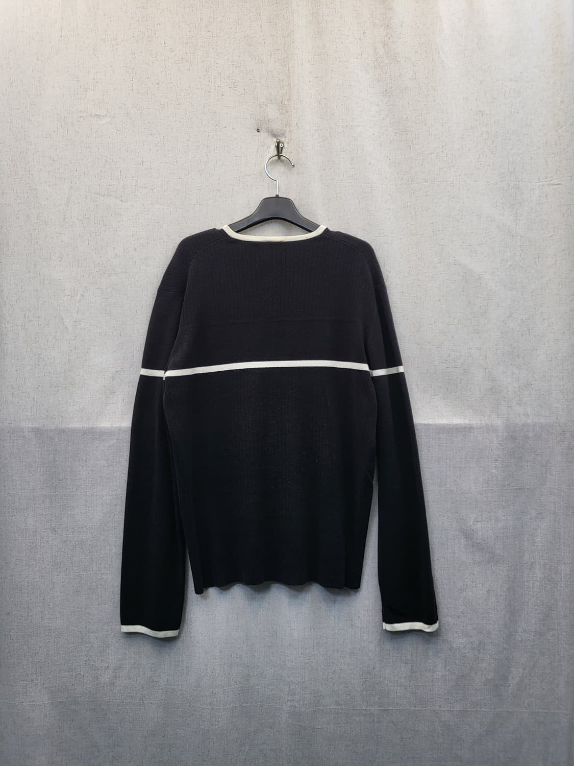 아르마니 익스체인지 블랙 V넥 니트 상품이미지2