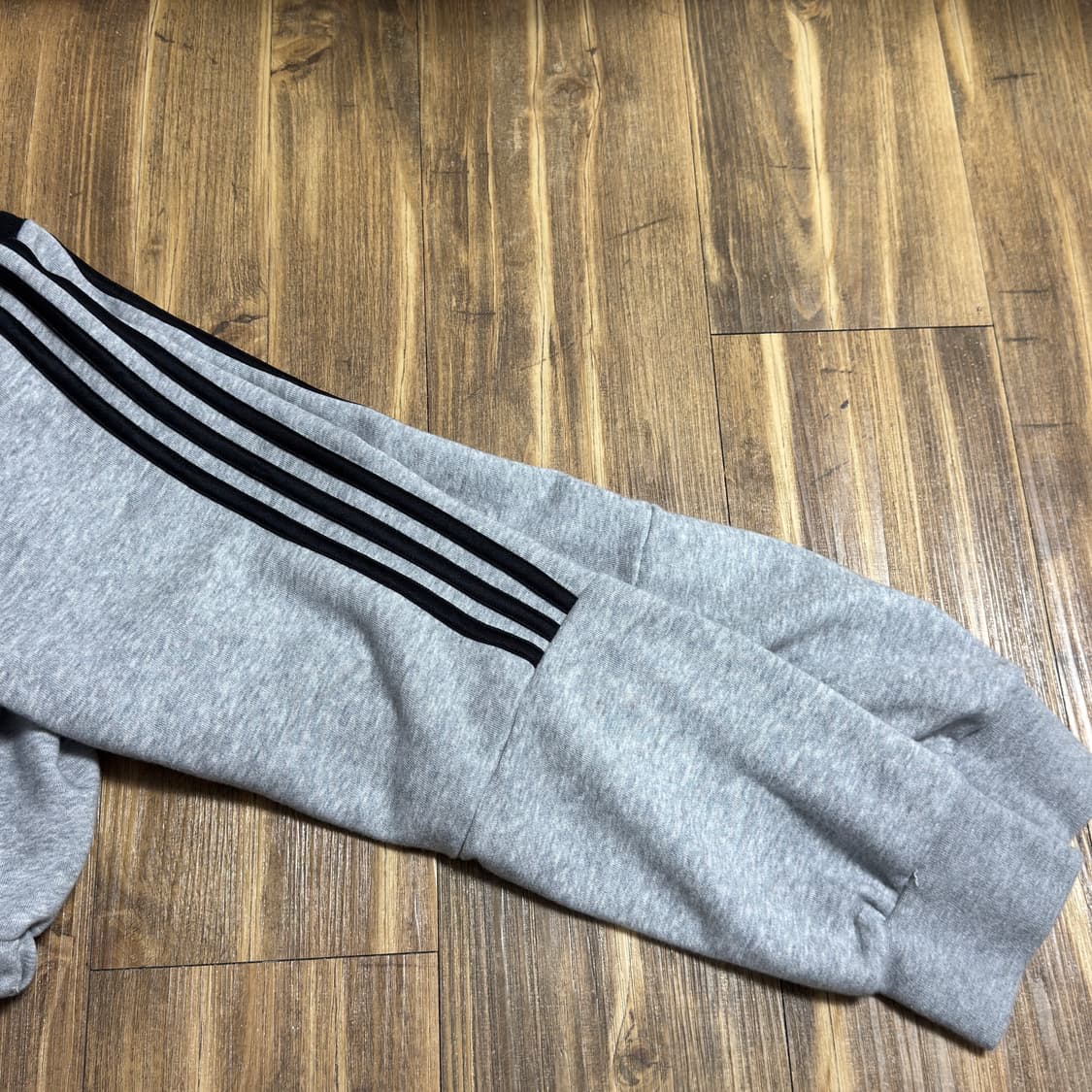 아디다스 커스텀 오프숄더 크롭 집업 상품이미지5