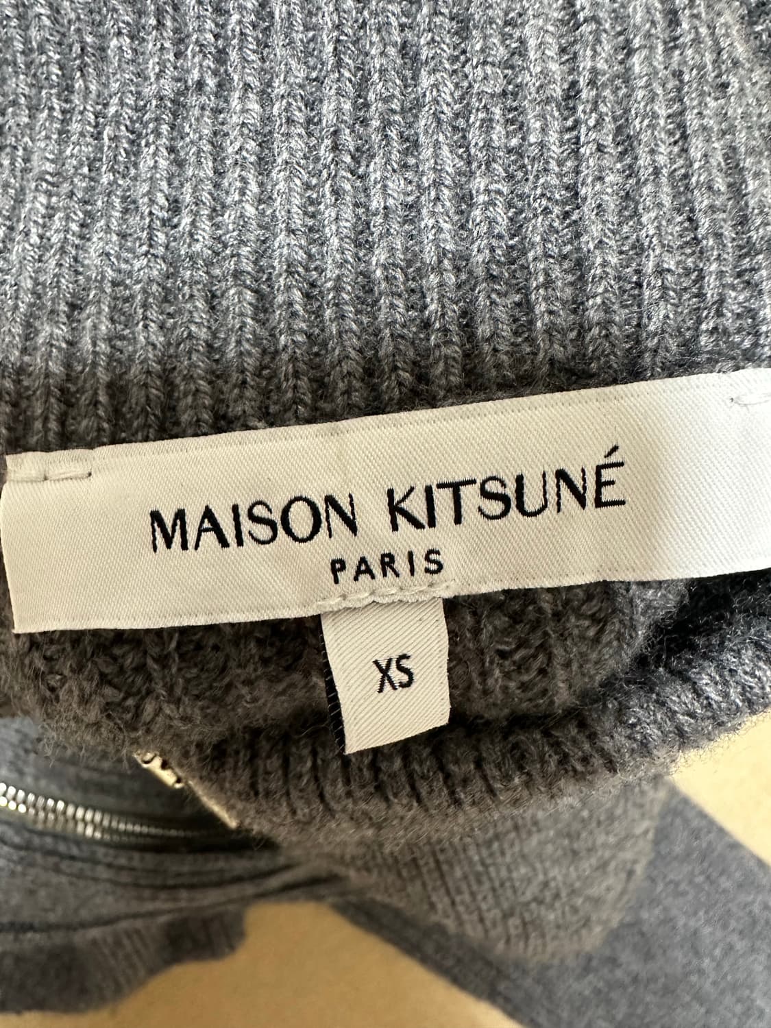 메종키츠네 24fw 집업 가디건 (이나연 착용) 상품이미지4