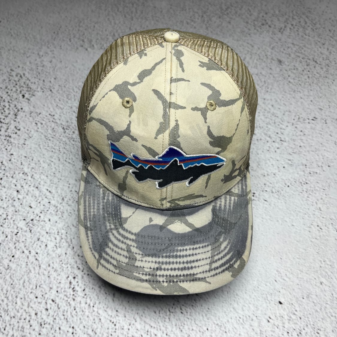 Patagonia P-6 Logo Trucker Hat 상품이미지2