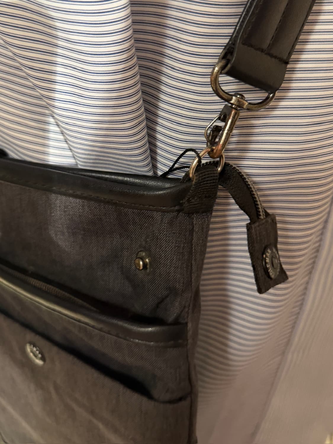 Coleman Cross Bag 상품이미지7