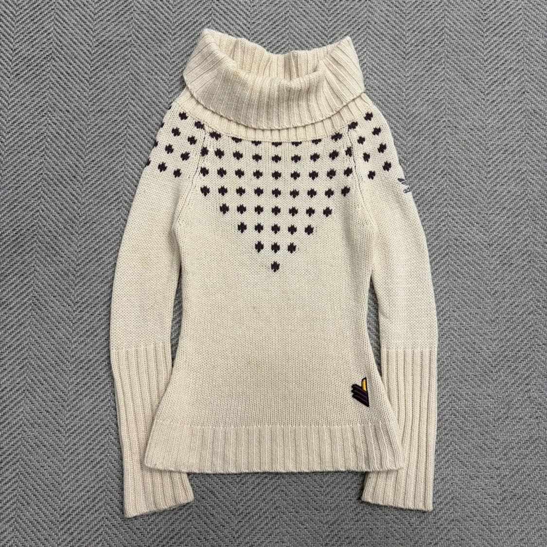아디다스 핸드메이드 터틀넥 니트  v1709 상품이미지1