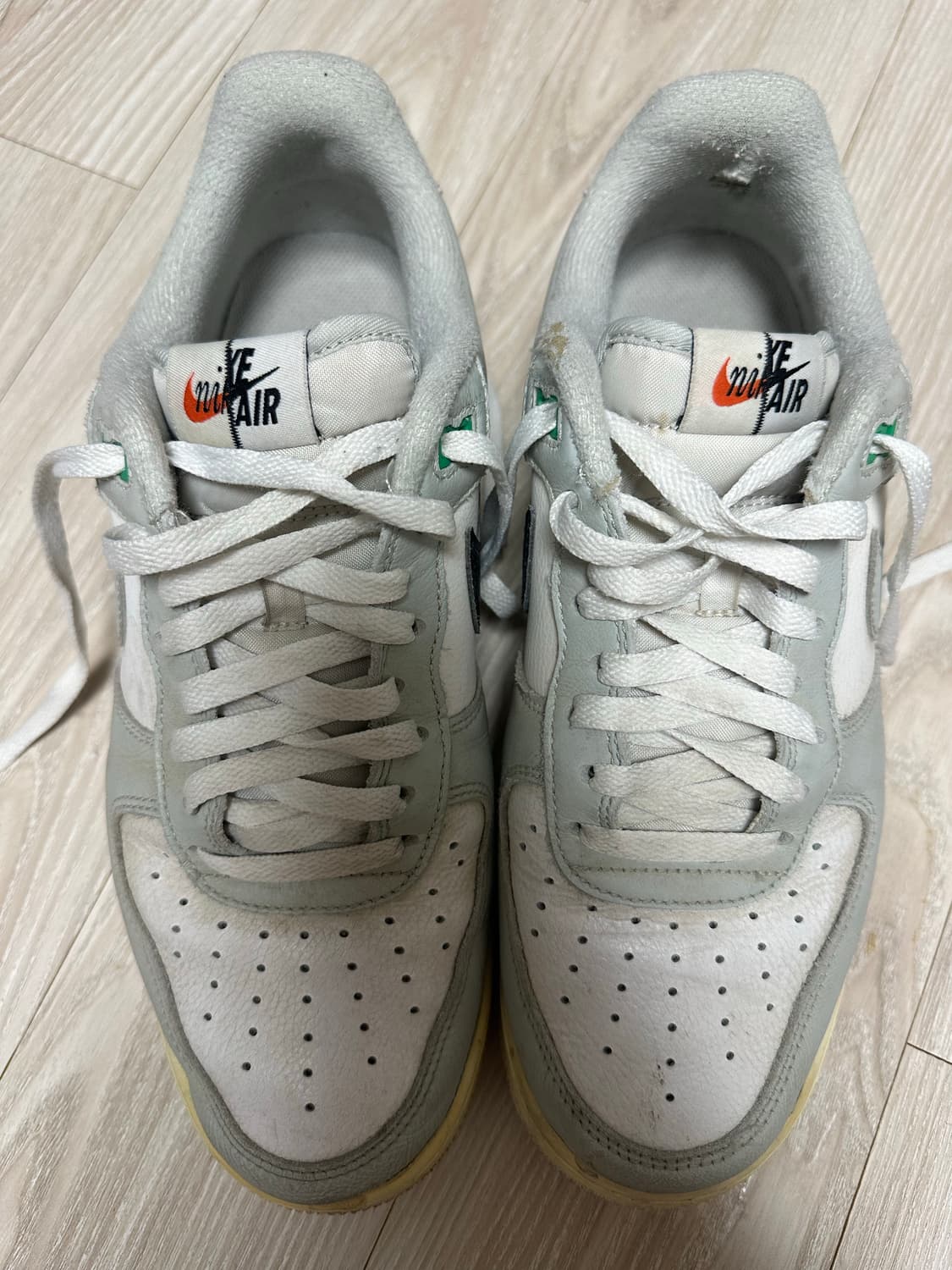 나이키 에어포스 1 ‘07 LV8 라이트 실버 블랙 상품이미지2