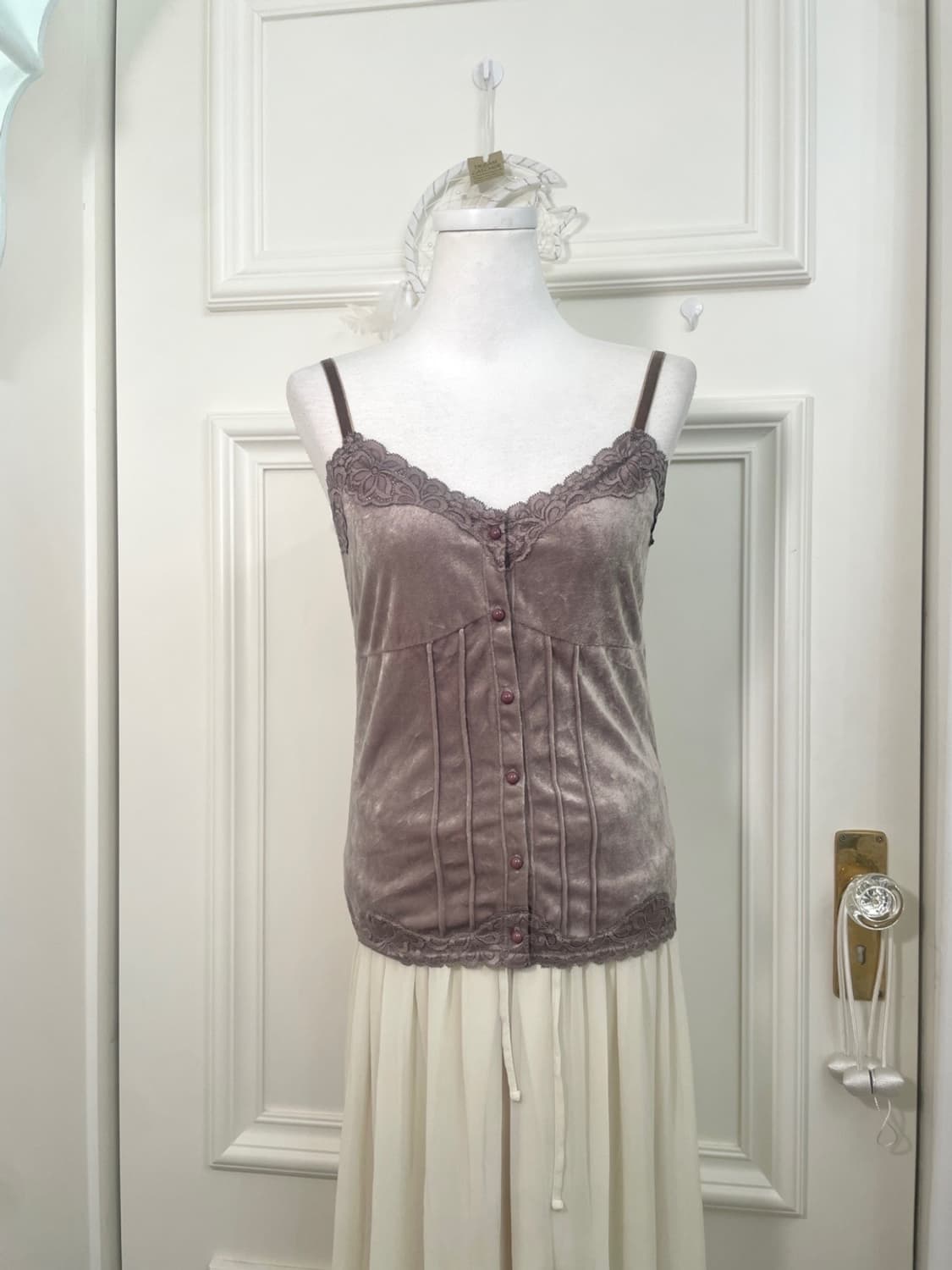 khaki gray lace velvet sleeveless top 상품이미지1