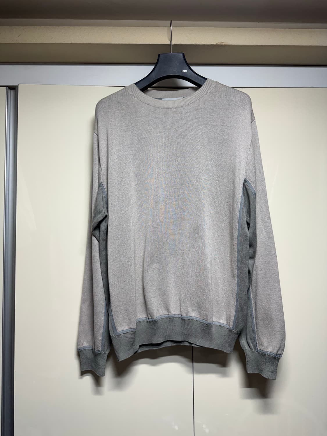 요크 실크 스위칭 니트 상품이미지1