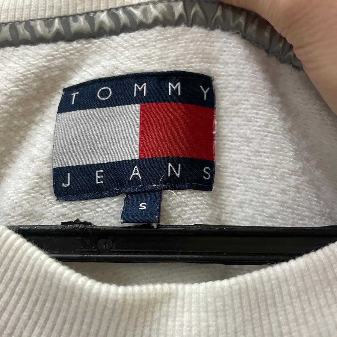 타미 힐피거 빅로고 화이트 맨투맨 상품이미지4