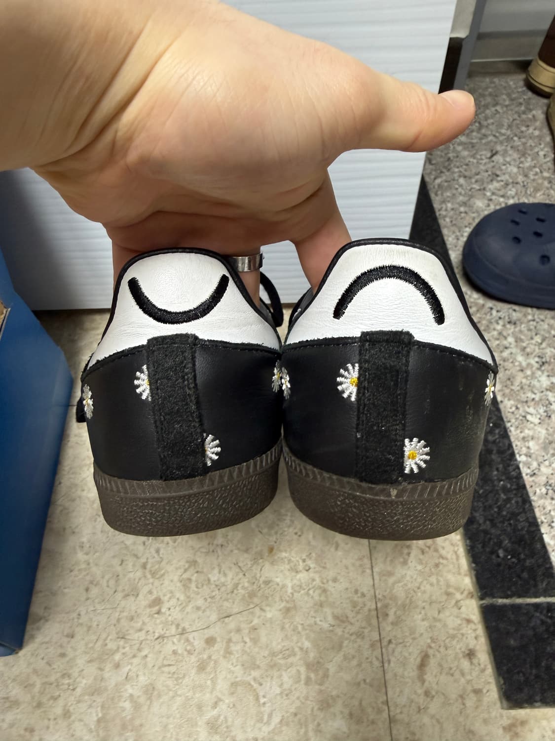 265) 아디다스 x 아트모스 x 페이스 삼바 OG 블랙 상품이미지3