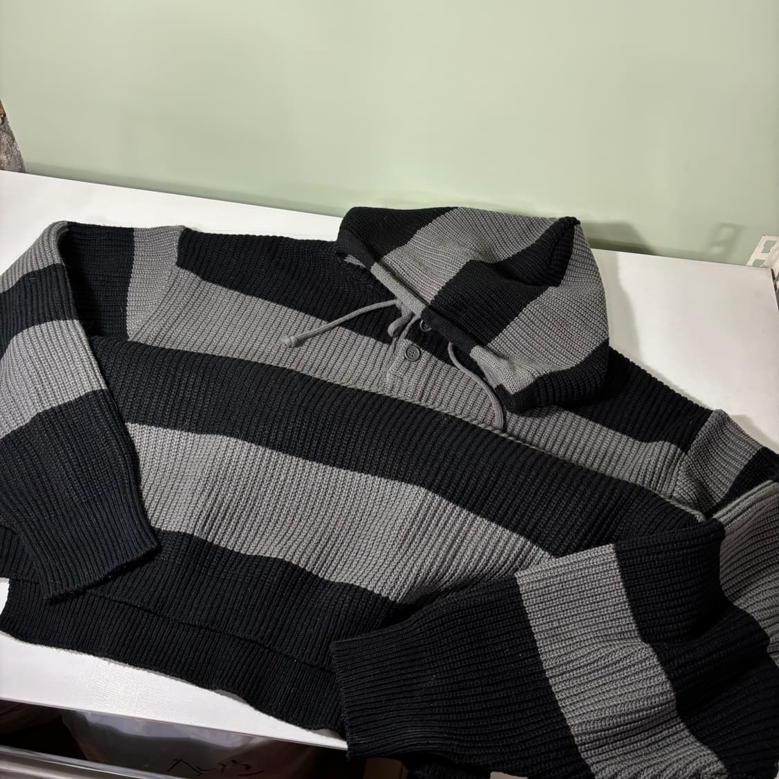 FREE 위캔드서울 블랙 단가라 핑거홀 니트후드 상품이미지2