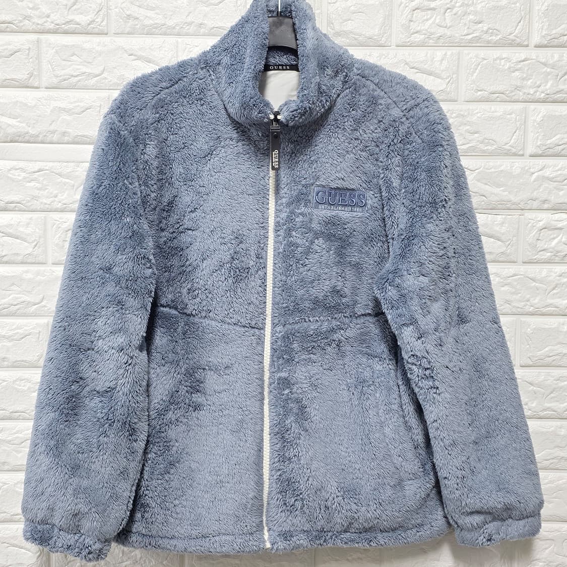 택포) 22s 게스 guess 양털 플리스 후리스 M 상품이미지1