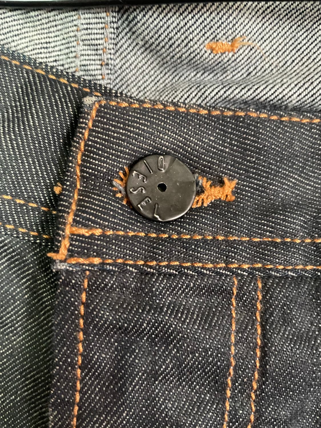 디젤 KROOOLEY 슬림캐롯 생지 데님 상품이미지3