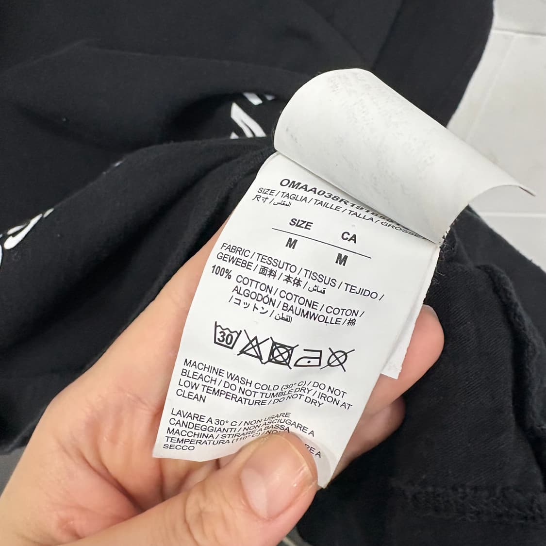 오프화이트 스텐실 애로우 블랙 티셔츠 상품이미지4